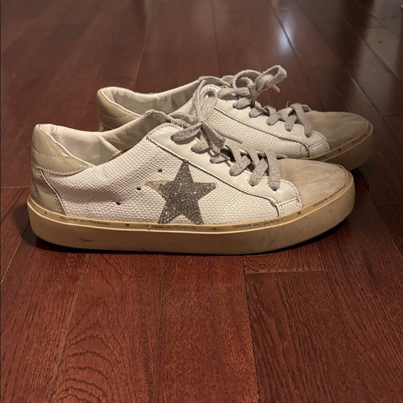 MiiM White Sneakers with Silver Star Accent Women’s Size: 6.5 - Picture 6 of 6